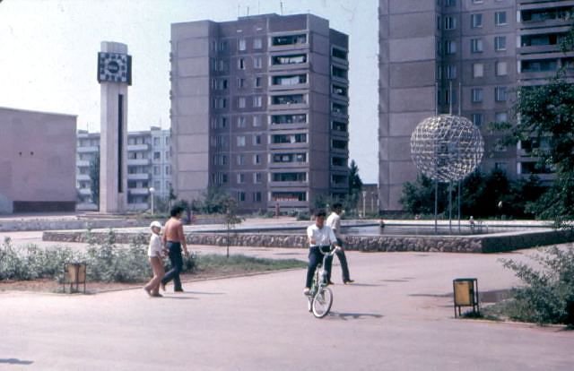 Город