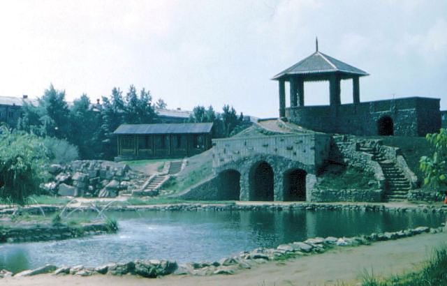 Город