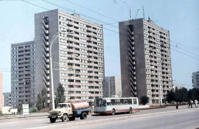 Город