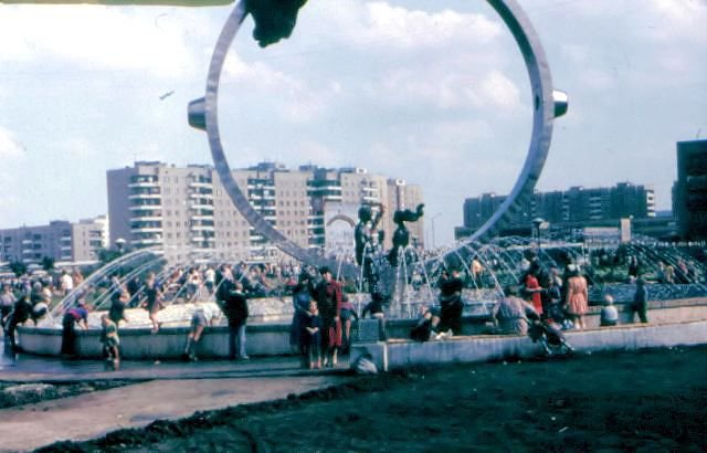 Город
